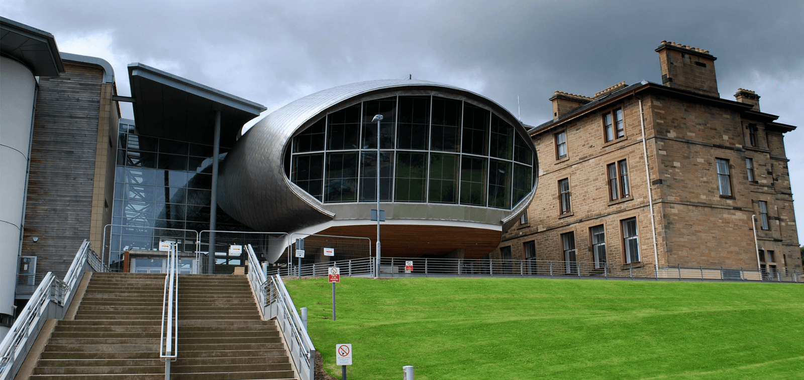 Edinburgh Napier University’s NIA Scholarship for 2025: A Golden Opportunity for Ambitious Students